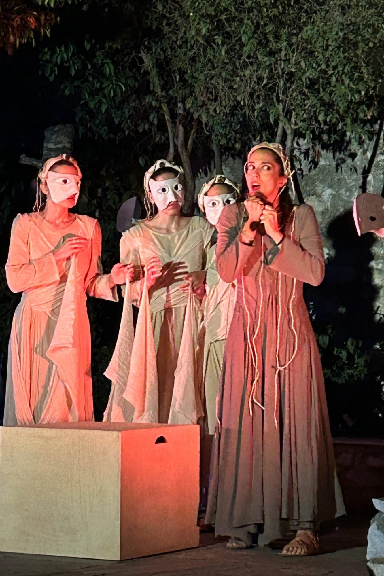 Six women in greek tragedy