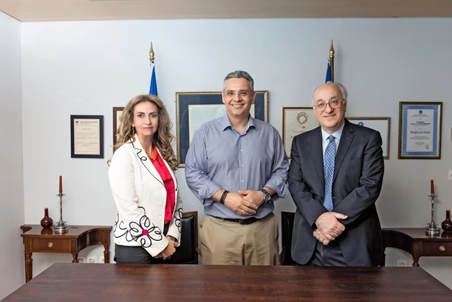 υπογραφη μνημονιου μεταξυ ΙΜΕ - ΕΓΜΣ