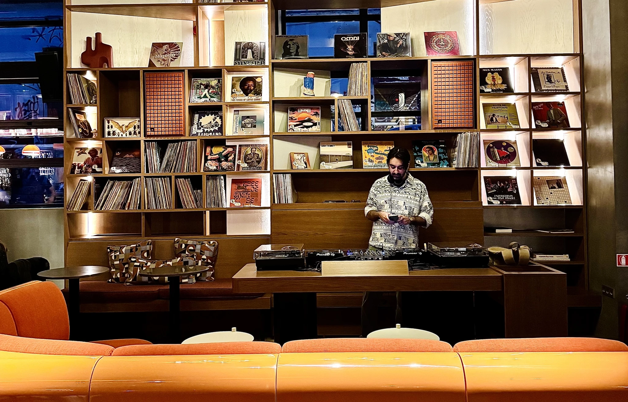 Στου Ψυρρή παίζει ένα από τα πιο urban cool μέρη της Αθήνας