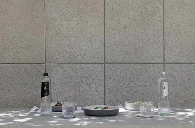 Το μ. Artisan Water κάνει ακόμη πιο ξεχωριστή την εμπειρία του Dine Athens 2025. 2