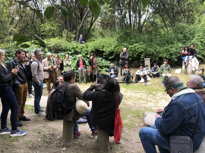 H αυτοσχεδιαστική δράση ανάγνωσης / ποίησης 
