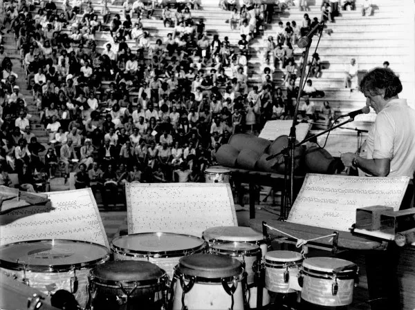 Ο Ιάννης Ξενάκης στο Ηρώδειο για την «Βραδυά Ξενάκη» το 1983, Αρχείο ΚΣΥΜΕ, Ωδείο Αθηνών