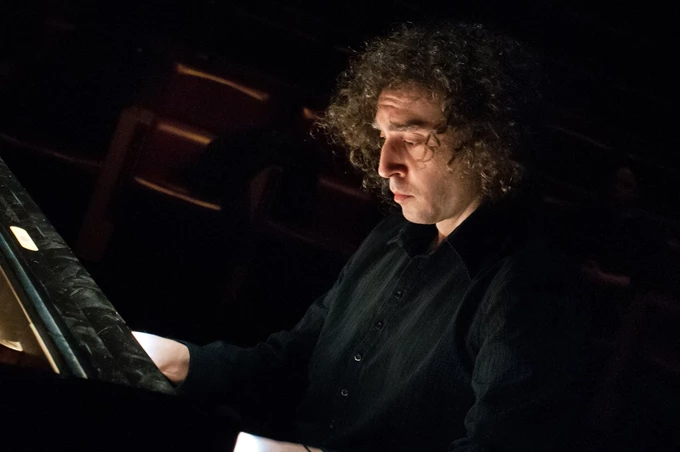 Γιώργος Κωνσταντίνου