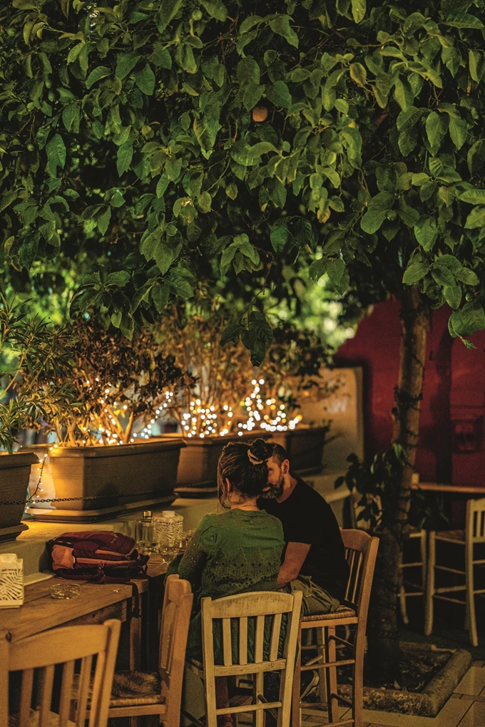 Λογιότατος