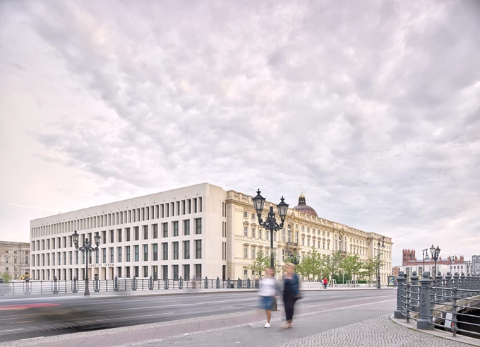 Humboldt Forum Βερολίνο, συζήτηση για παρακαταθήκη αεροδρομίων Tempelhof και Ελληνικου στο Goethe