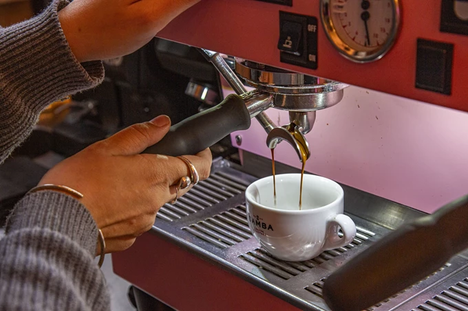 Το νέο μαγαζί Polyamorous Coffee & Grocery στα Εξάρχεια 9