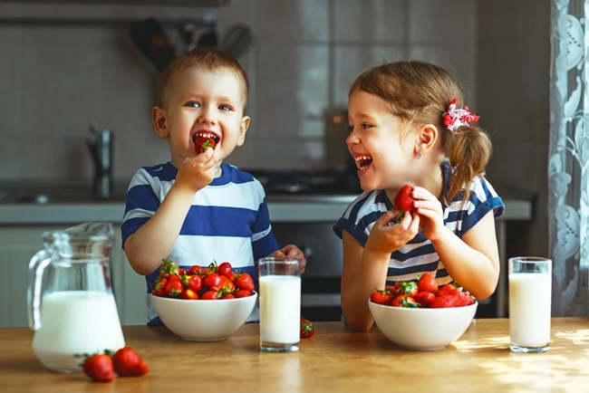 10 μύθοι γύρω από το φαγητό των παιδιών