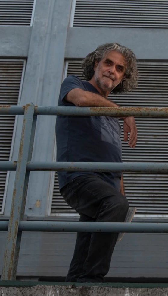 Νίκος Χατζηελευθερίου