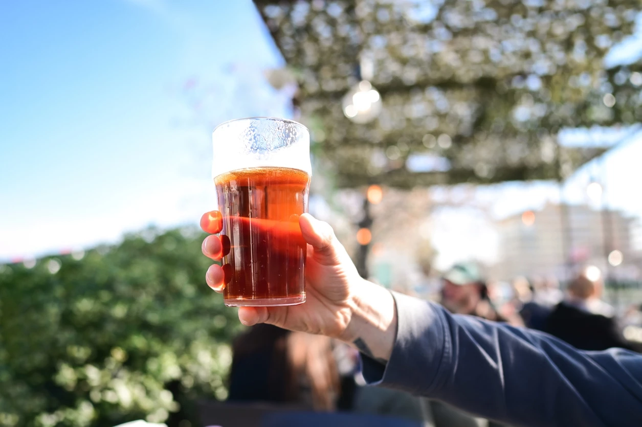 Ένα νέο τριήμερο φεστιβάλ ενώνει τον κόσμο του κρασιού και της μπύρας