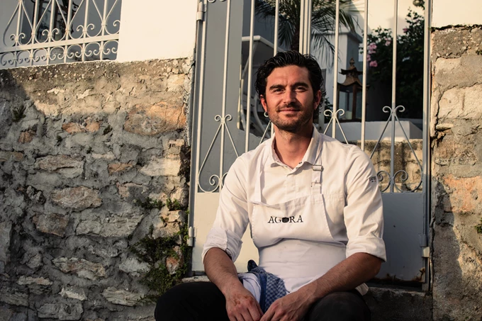 Ο σεφ Χρήστος Σιδηρόπουλος στο Agora, στη Σύμη