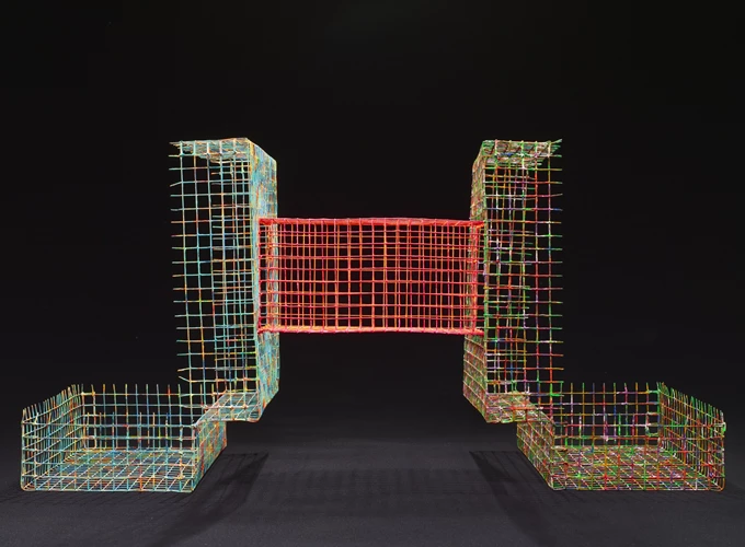 Λουκάς Σαμαράς Master of the uncanny