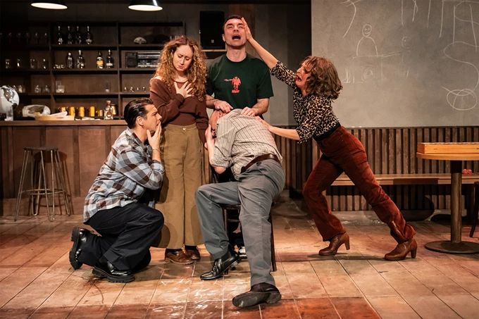 Δυο ή τρία πράγματα που ξέρω γι αυτόν Παράσταση Ανέστης Αζάς