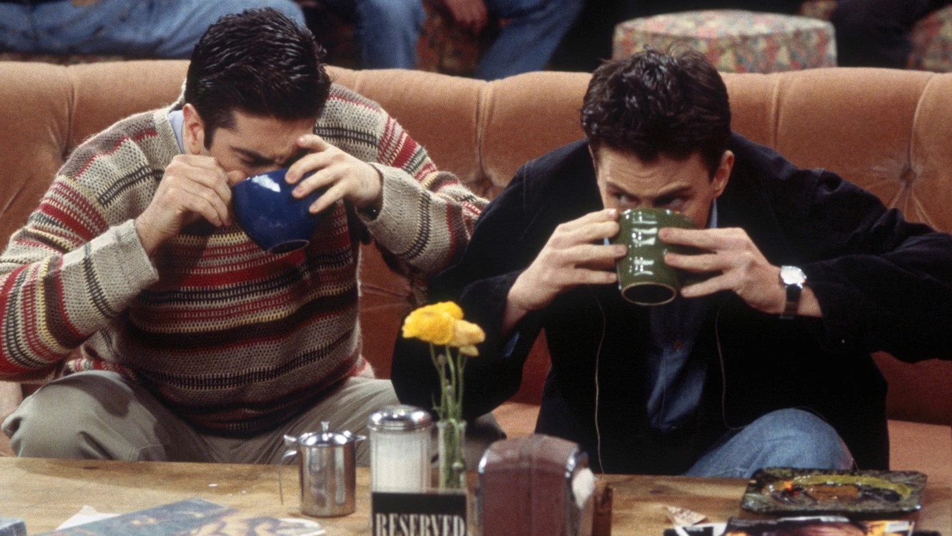 Σε αυτά τα τηλεοπτικά café, θα πίναμε ένα καφεδάκι