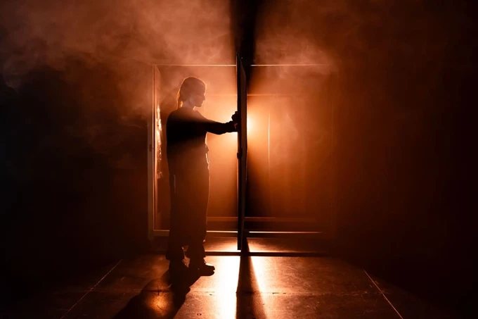 Αφηγήτρια ταινιών 1