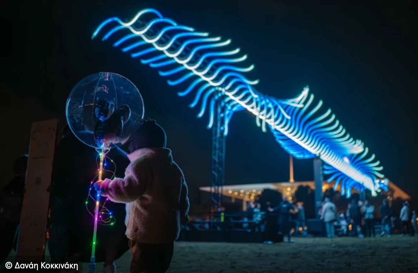 Ήξερες πως στις Τζιτζιφιές παίζει ένα μοναδικό Φεστιβάλ Φωτιστικών Εγκαταστάσεων;