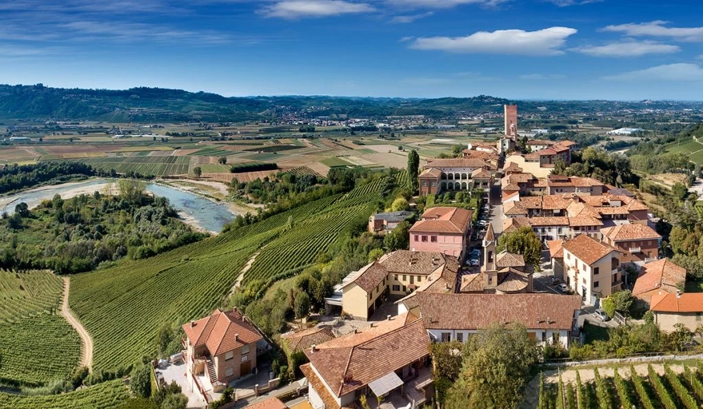 Λάνγκε: Η Βουργουνδία της Ιταλίας που μυρίζει κρασί, τρούφες και σοκολάτα