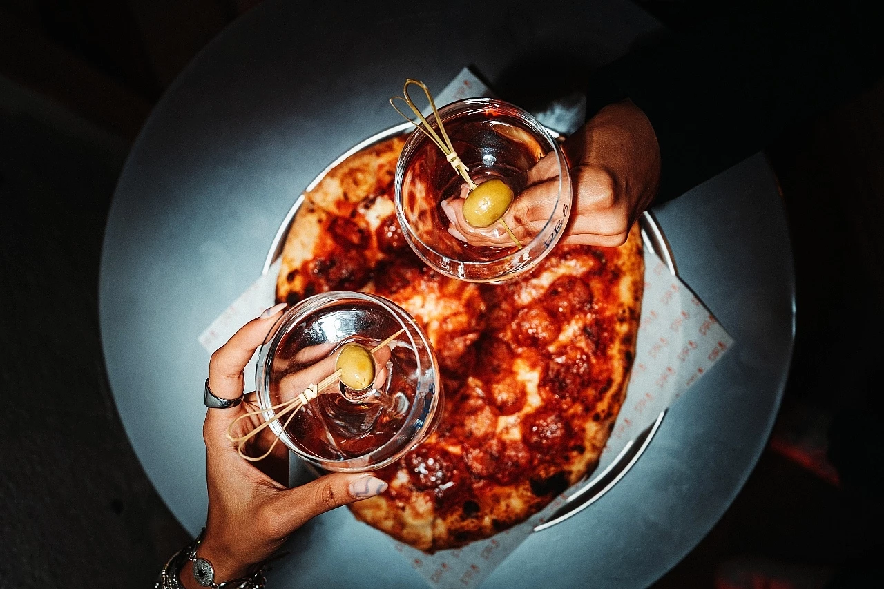 H Αθήνα τρώει πια πίτσα με τρόπο διαφορετικό