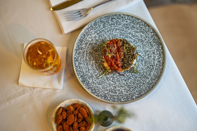 Η βερμουτερία - tapas bar Via Maris στου Ψυρρή 114