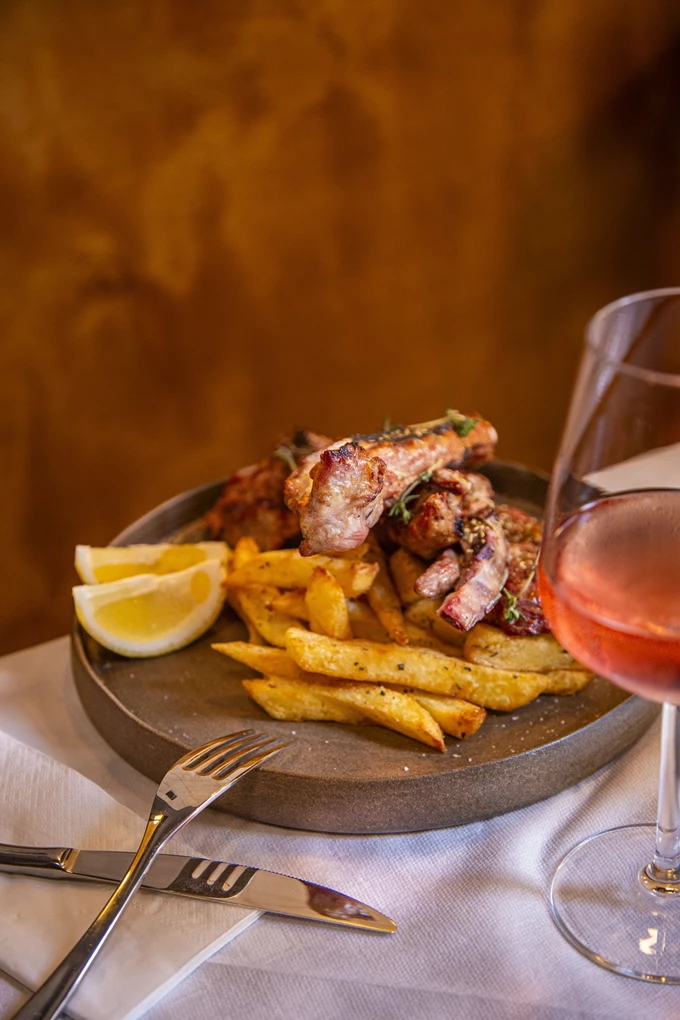 Η Τύπου Ταβέρνα στο Παγκράτι 9