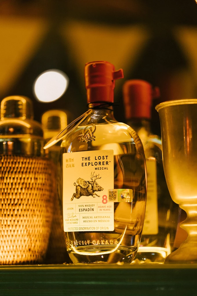 Lost in Festive Moments: Μοιραστείτε τη Μαγεία του The Lost Explorer Mezcal 1