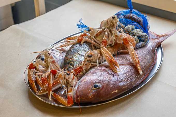 Το ουζερί Κώστας στον Κορυδαλλό 6