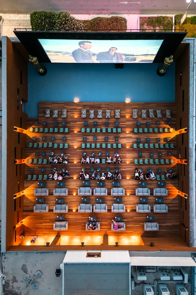 Options Open Air@Escape Center