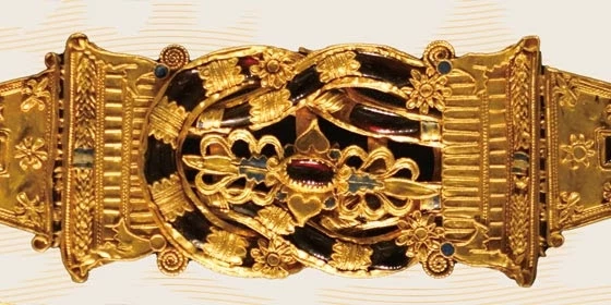Art in Gold - Jewellery in Hellenic Times