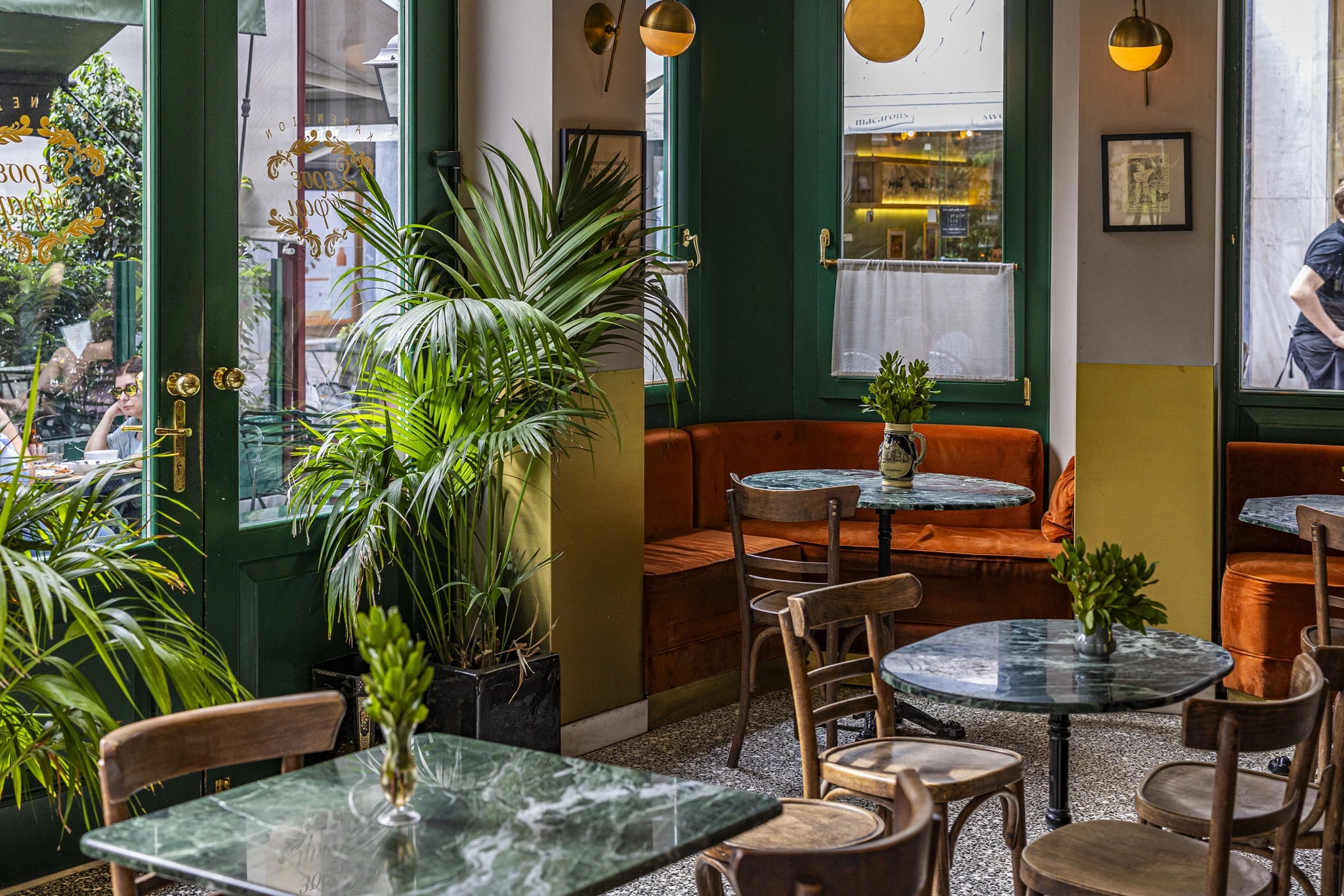 4 καφενεία για κάθε γούστο στο αθηναϊκό κέντρο