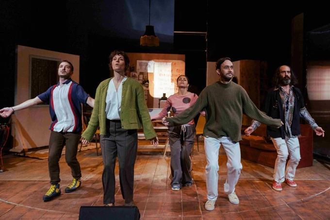 Η ΣΥΝΑΡΠΑΣΤΙΚΗ ΕΞΕΓΕΡΣΗ ΤΟΥ ΧΟΥΛΙΟ ΤΟΓΚΑ