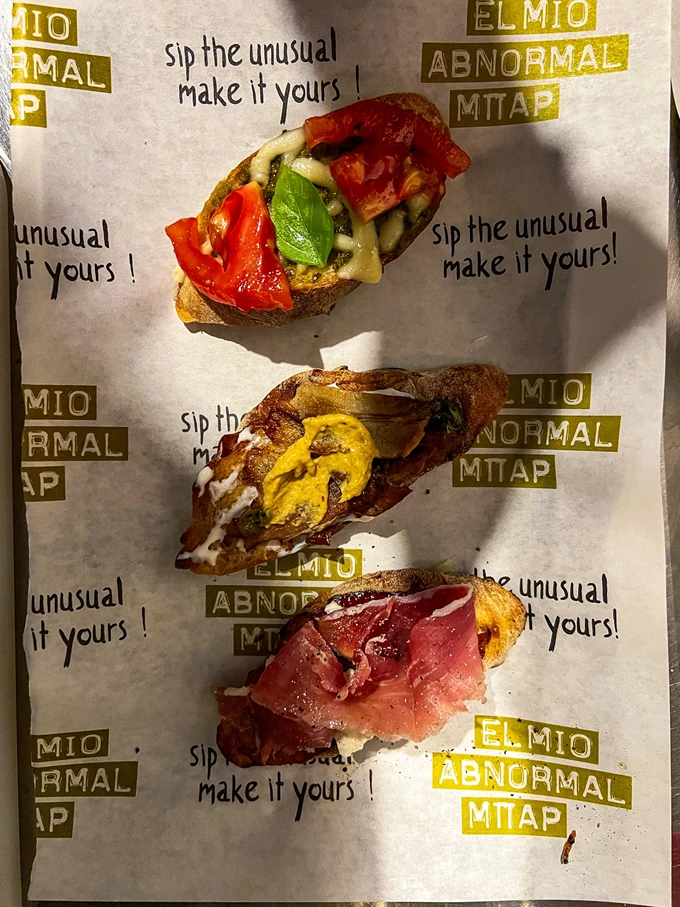 Το μπαρ El Mío Abnormal στον Βόλο 116