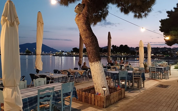 Νέα Αρτάκη Εύβοια, ουζερί για θαλασσινά, Σαρακοστή, Καθαρά Δευτέρα