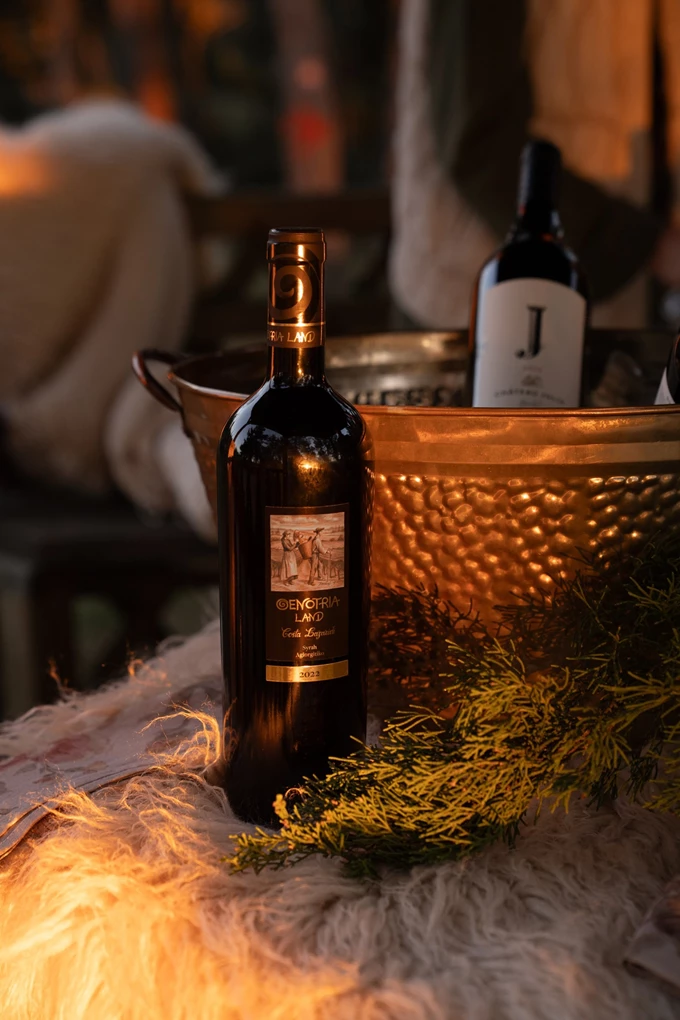 Estates Costa Lazaridi