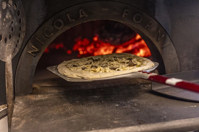 Το wine bar / σπριτζερία Méthe στον Πειραιά 10