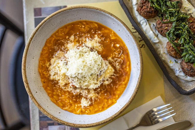 Το εστιατόριο Thomas 1971 Tavern στο Κουκάκι 7