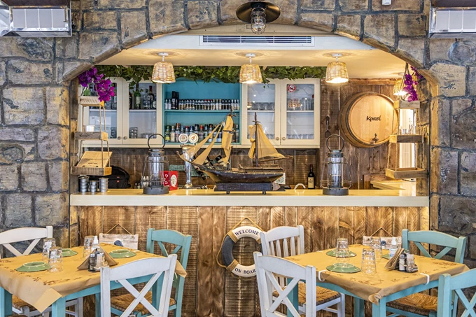 Οι 5 γύρες, το βολιώτικο τσιπουράδικο στην Αθήνα 2