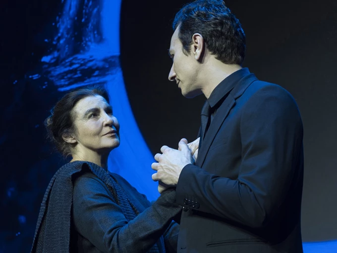 ΟΜΟΡΦΗ ΠΟΛΗ 100