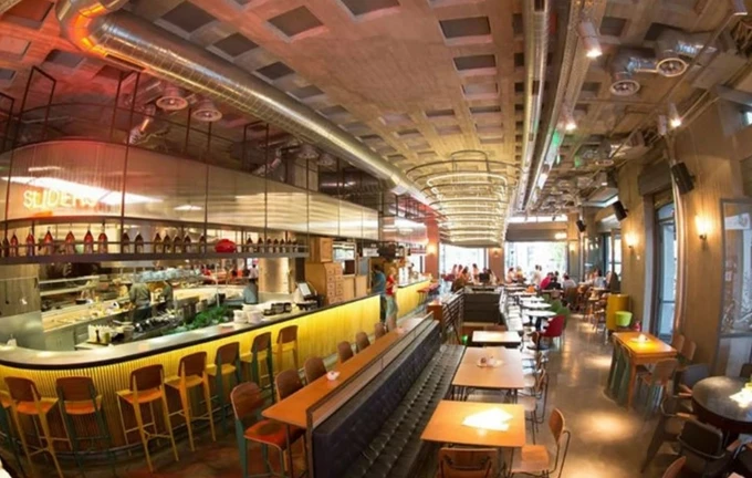 Μπαρ και εστιατόρια της Αθήνας που έκαναν αμέσως σουξέ_Rocks & Balls