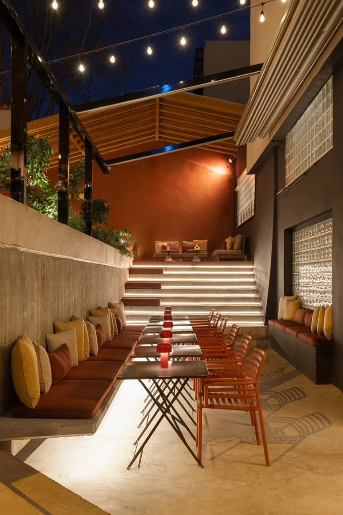 Το Okupa Kitchen & Listening Bar στου Ψυρρή 13