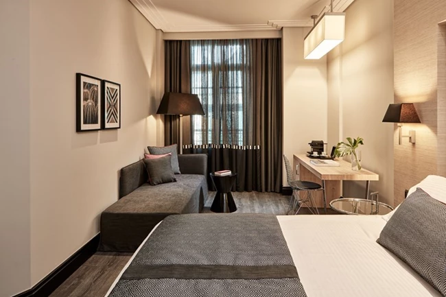 Antigon, HotelBrain