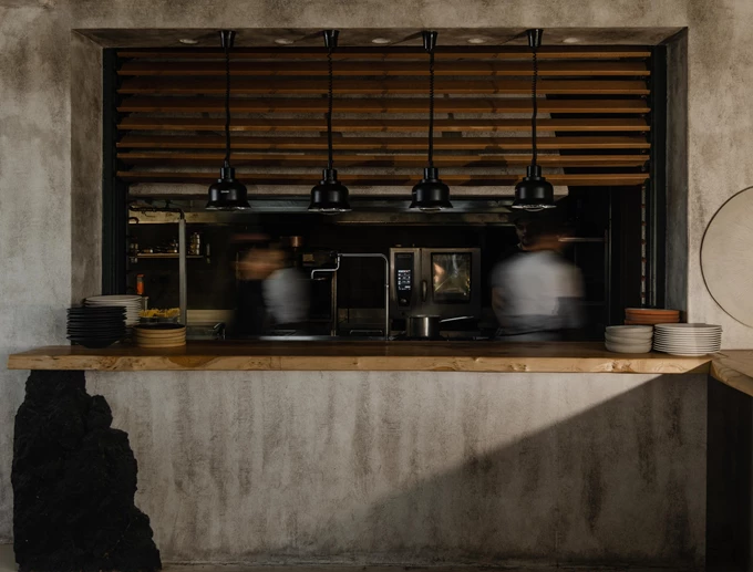 Tην Παρασκευή 5 Δεκεμβρίου, το Σymposio at Ark υποδέχεται το εστιατόριο Kaliya της Σαντορίνης για ένα ξεχωριστό δείπνο, στις πολυτελείς αίθουσες του κοσμοπολίτικου Ark της Γλυφάδας. 1