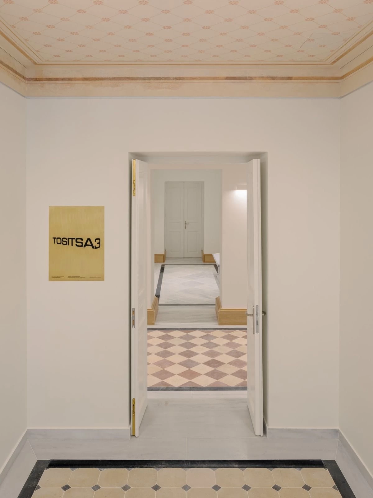 Μια καλλιτεχνική εγκατάσταση για το δημόσιο χώρο βρίσκει καταφύγιο στην Τοσίτσα 3