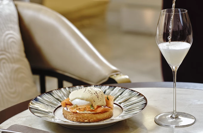 Το νέο μπαρ George, The Lobby Bar, στο ξενοδοχείο King George 10