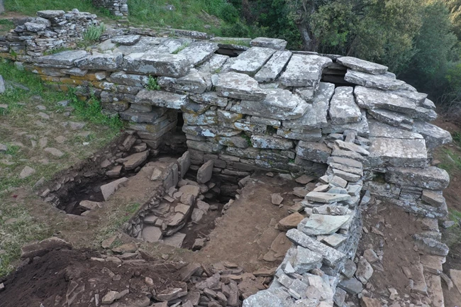 Το συγκρότημα δρακόσπιτων στην θέση Πάλλη-Λάκα