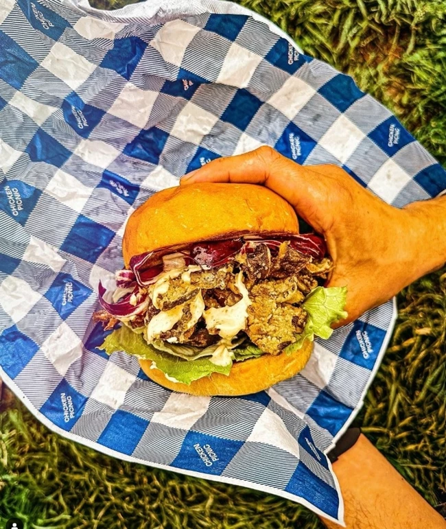 Το chicken burger στο Chicken Picnic
