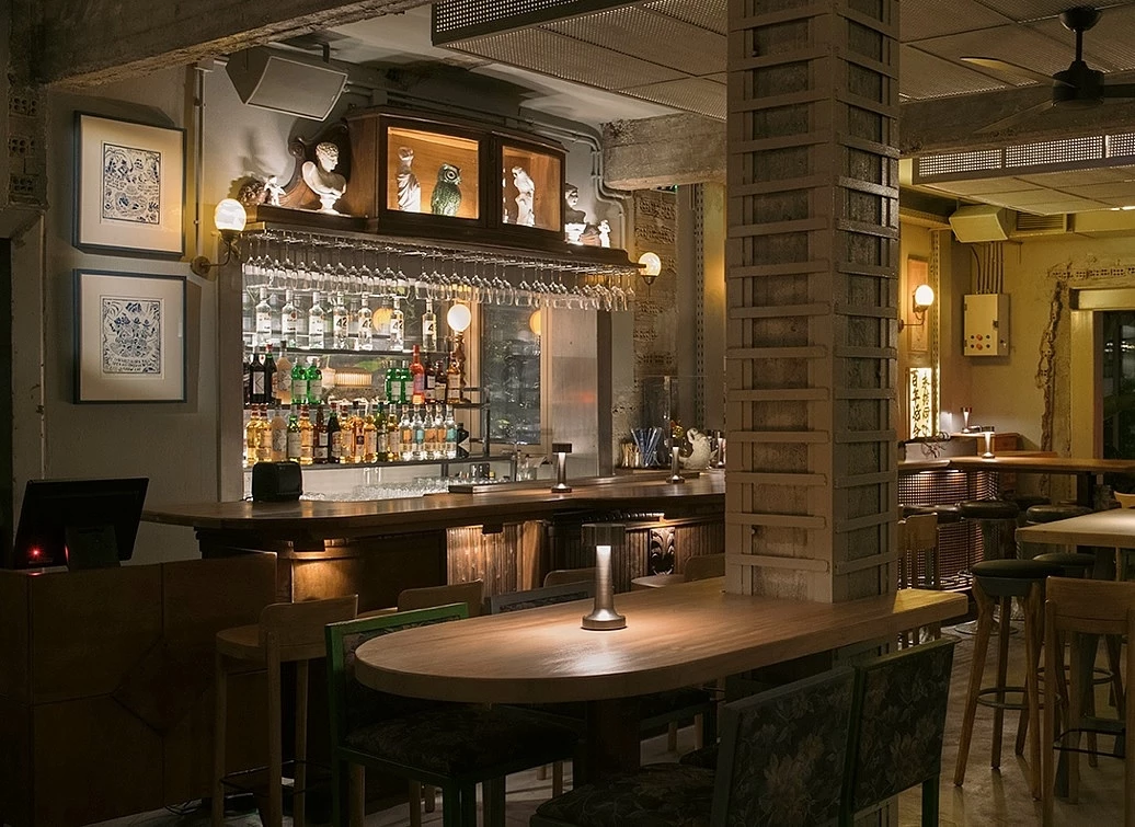 Η μάλλον ομορφότερη μπάρα της Αθήνας βρίσκεται σε ένα 'κρυφό' σημείο του Ψυχικού