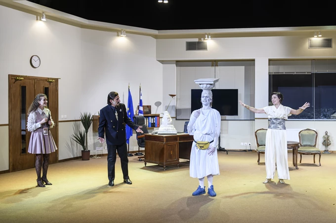 Καρυάτιδα Καπουτζίδης