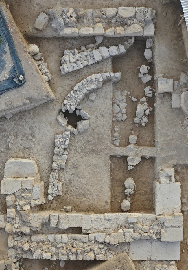 Oι ανασκαφές στο ιερό της Αμαρυσίας Αρτέμιδος στην Αμάρυνθο της Εύβοιας