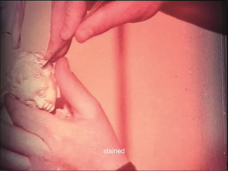 Penny Siopis, &quot;Shadow Shame Again&quot;, 2021. Μονοκάναλο ψηφιακό βίντεο, 6΄ 16΄΄. Συλλογή της καλλιτέχνιδας. Φωτογραφία: Ευγενική παραχώρηση της καλλιτέχνιδας