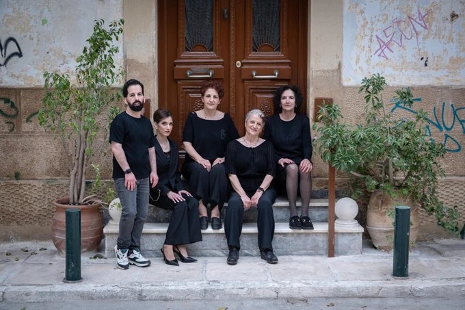 Πώς να πετάτε ένα μωρό στη θάλασσα-Θεατρική ομάδα Νήμα & InAct