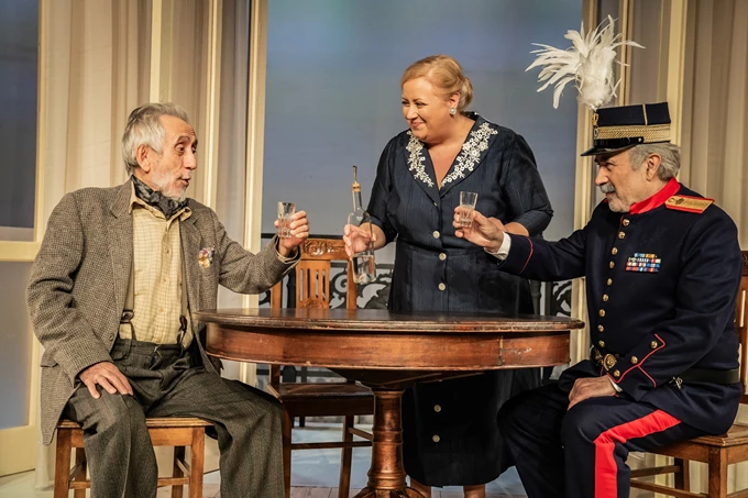 ΕΝΑΣ ΗΡΩΑΣ ΜΕ ΠΑΝΤΟΥΦΛΕΣ 2024-25